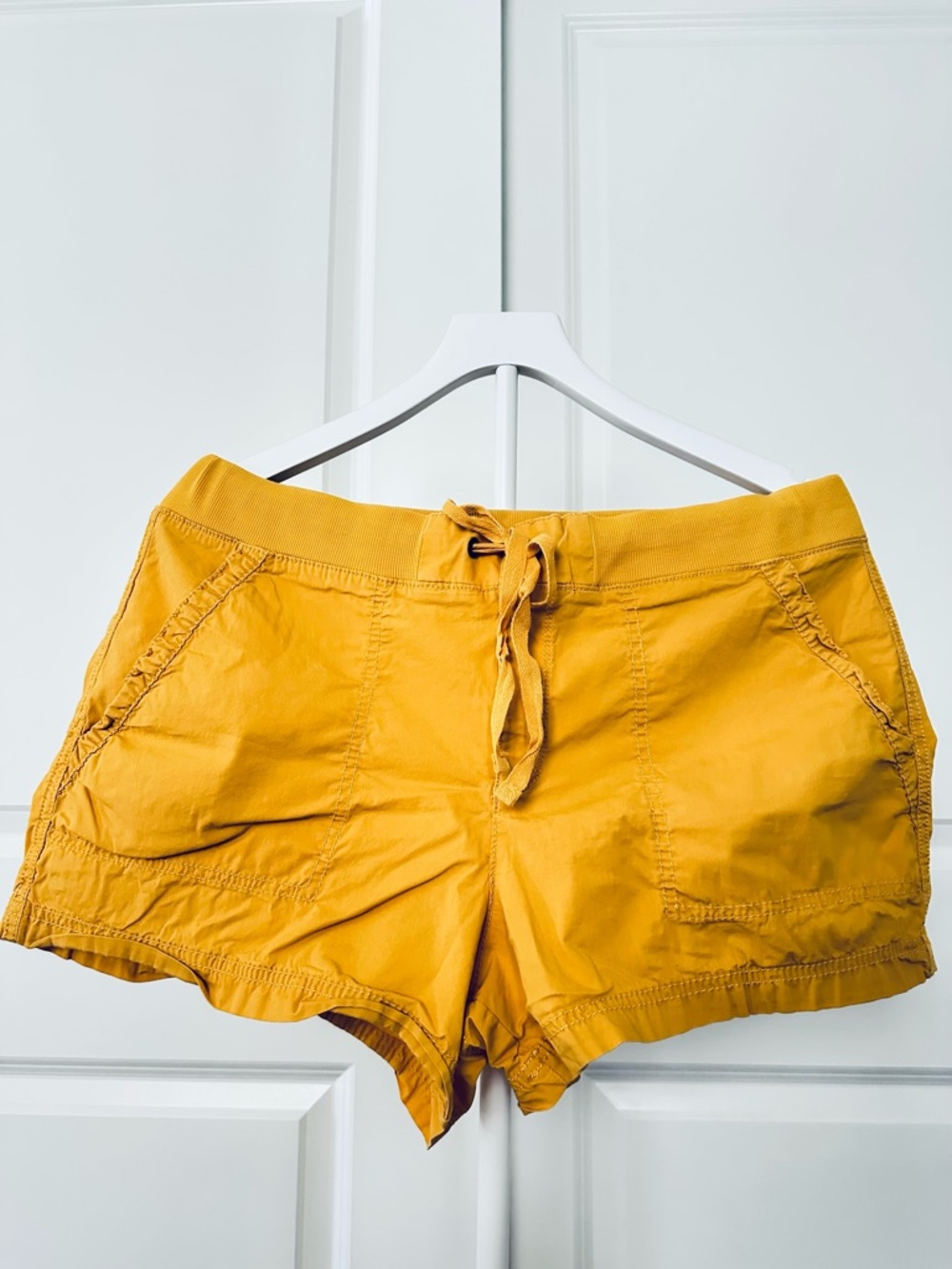 Women’s a.n.a Casual Vibrant Yellow Shorts Size 14